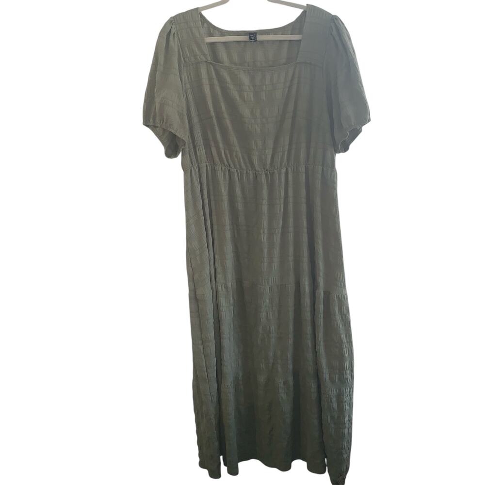 SHEIN CURVE women’s plus-size short-sleeve smocked midi dress in size 3XL